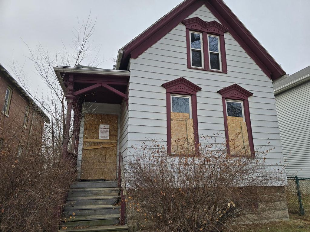 2935 N Vel R Phillips AVENUE, Milwaukee, WI 53212