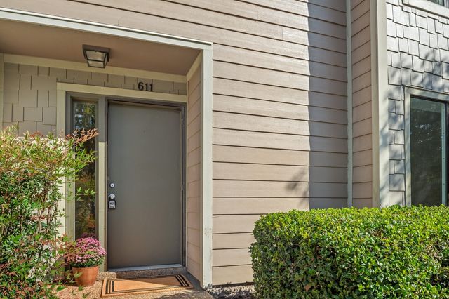 611 Barlin Dr, Nashville, TN 37221