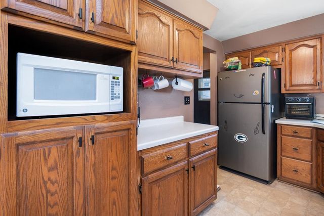 678 LIDA LANE, Green Bay, WI 54301