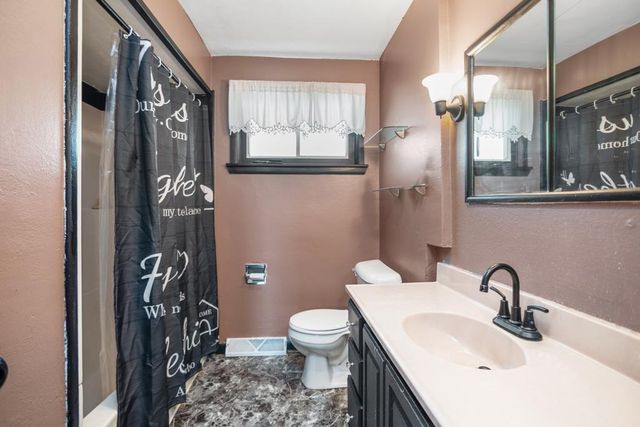 678 LIDA LANE, Green Bay, WI 54301