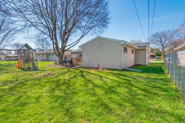678 LIDA LANE, Green Bay, WI 54301