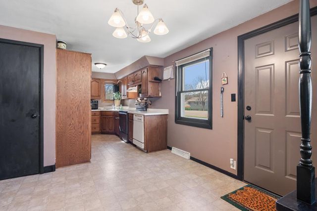 678 LIDA LANE, Green Bay, WI 54301