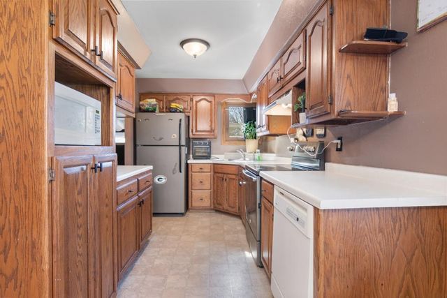 678 LIDA LANE, Green Bay, WI 54301