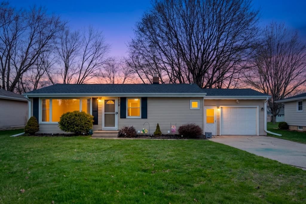 678 LIDA LANE, Green Bay, WI 54301