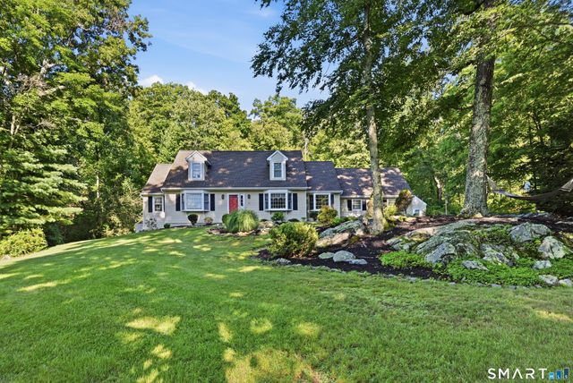 2 Banquo Brae Road, Brookfield, CT 06804