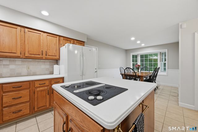 2 Banquo Brae Road, Brookfield, CT 06804