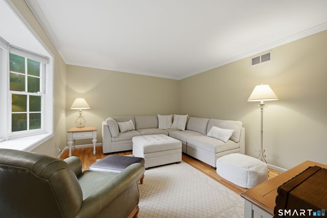 2 Banquo Brae Road, Brookfield, CT 06804