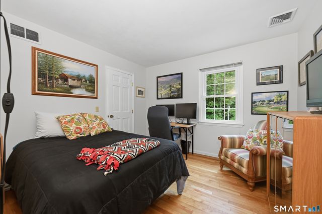 2 Banquo Brae Road, Brookfield, CT 06804