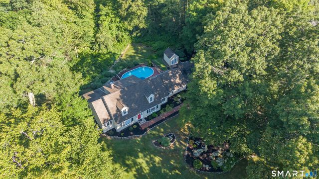 2 Banquo Brae Road, Brookfield, CT 06804