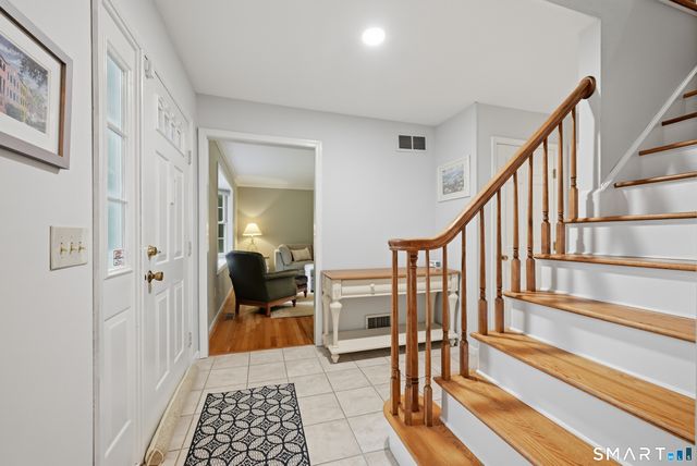 2 Banquo Brae Road, Brookfield, CT 06804