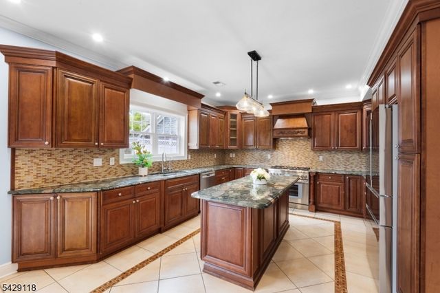 5 Phillips St, Cranford Twp., NJ 07016