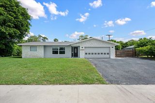 7423 Oakmont Drive, Lake Worth, FL 33467