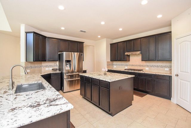 6102 Crested Song Circle, Richmond, TX 77407