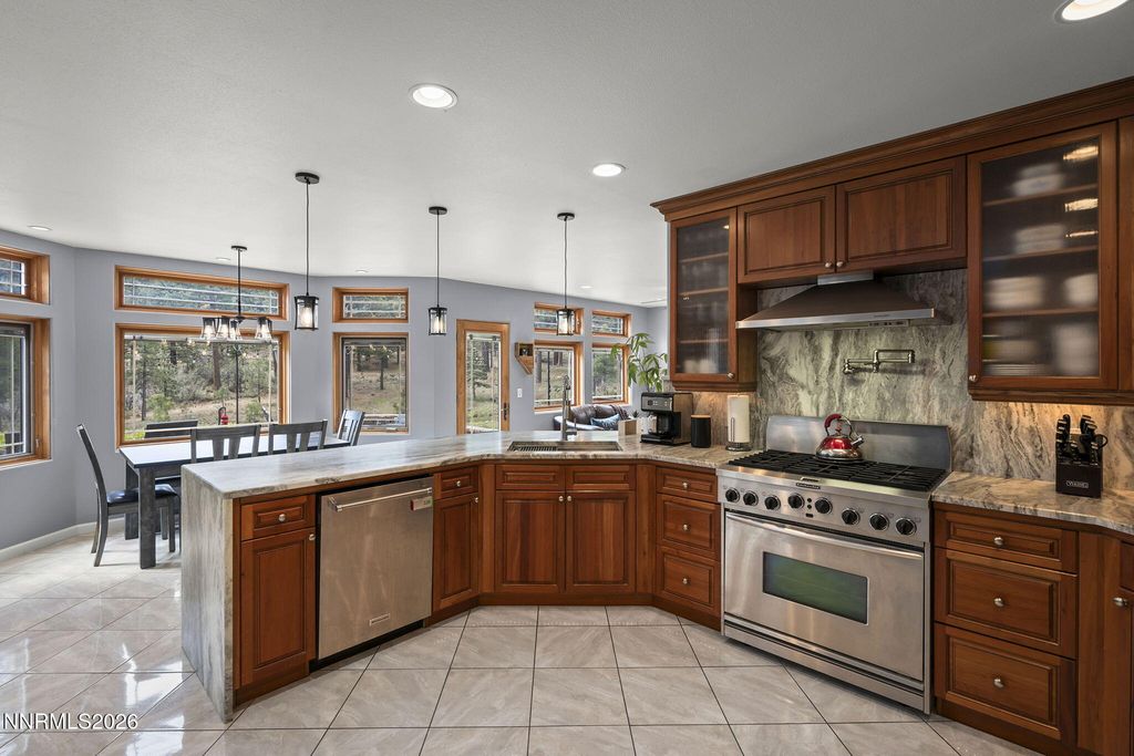 Image 10 of property listing at 60 Yellow Pine Circle, Reno, NV 89511