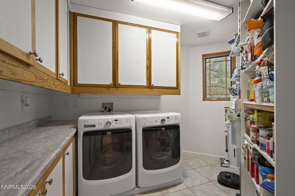 Image 28 of property listing at 60 Yellow Pine Circle, Reno, NV 89511
