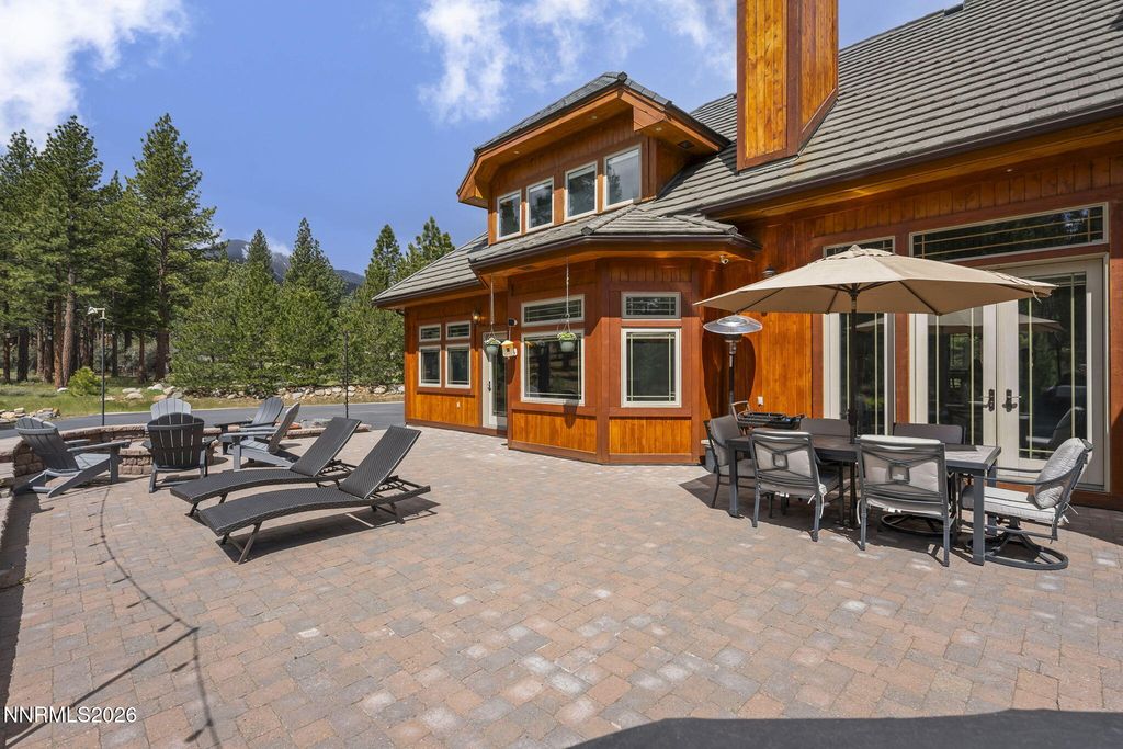 Image 32 of property listing at 60 Yellow Pine Circle, Reno, NV 89511