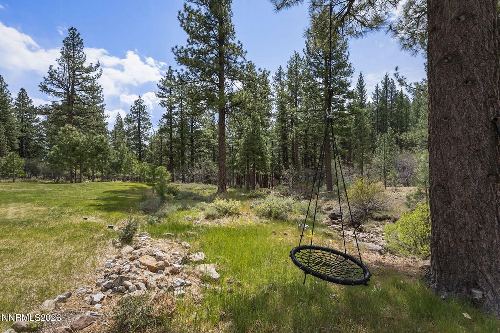 Image 37 of property listing at 60 Yellow Pine Circle, Reno, NV 89511