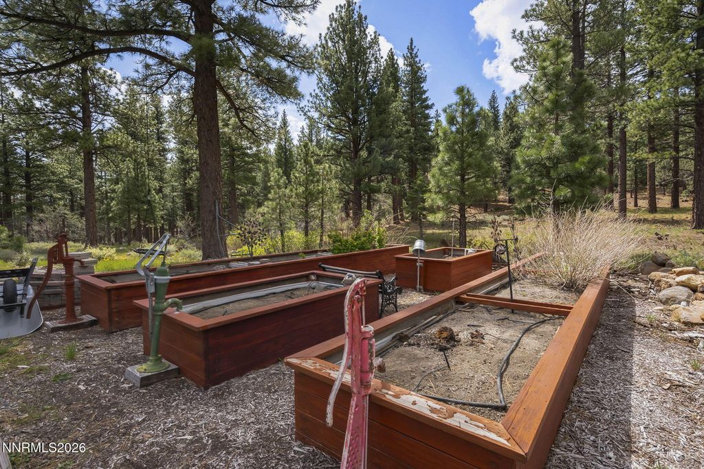 Image 38 of property listing at 60 Yellow Pine Circle, Reno, NV 89511