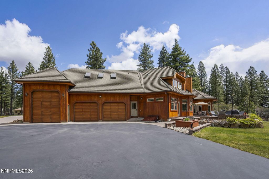 Image 47 of property listing at 60 Yellow Pine Circle, Reno, NV 89511