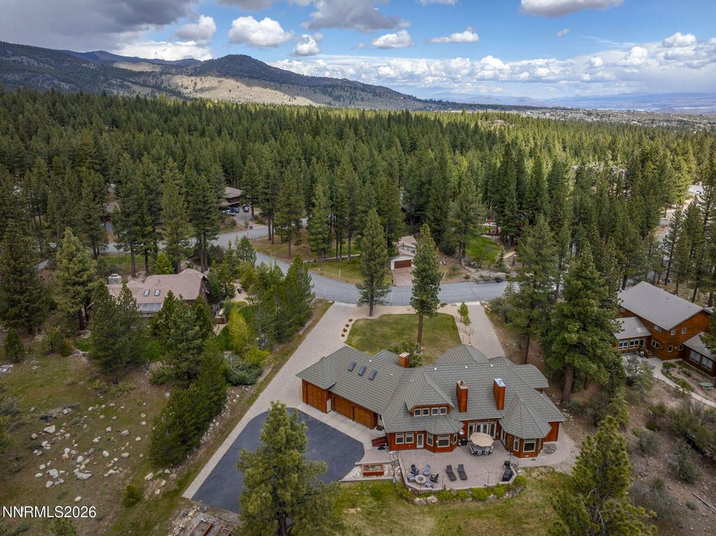 Image 55 of property listing at 60 Yellow Pine Circle, Reno, NV 89511