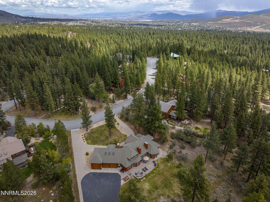 Image 71 of property listing at 60 Yellow Pine Circle, Reno, NV 89511