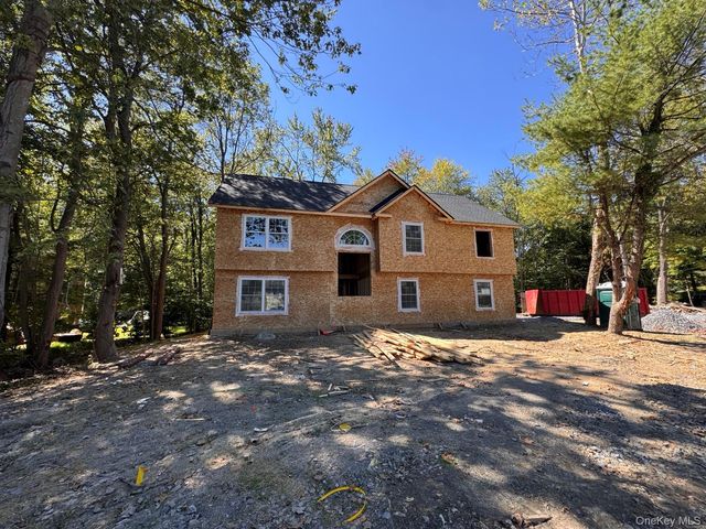24 Deer Run Road, Poughkeepsie, NY 12603