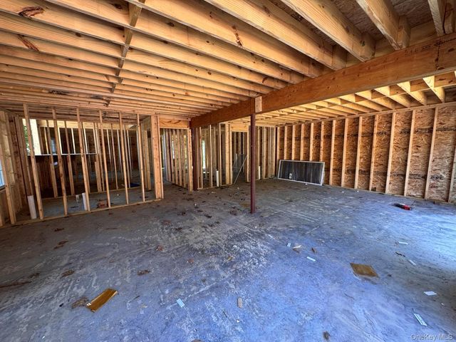 24 Deer Run Road, Poughkeepsie, NY 12603