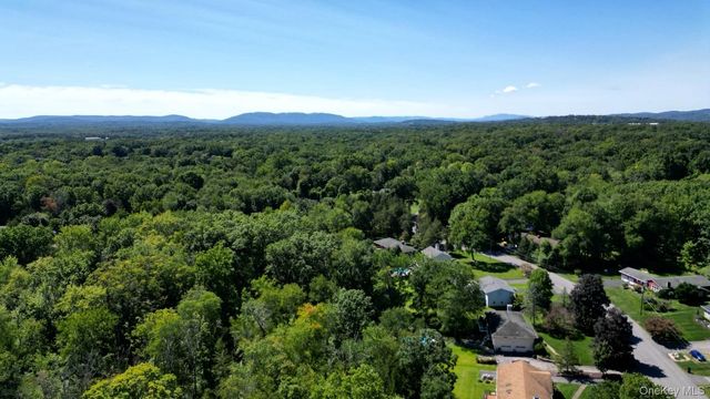 24 Deer Run Road, Poughkeepsie, NY 12603