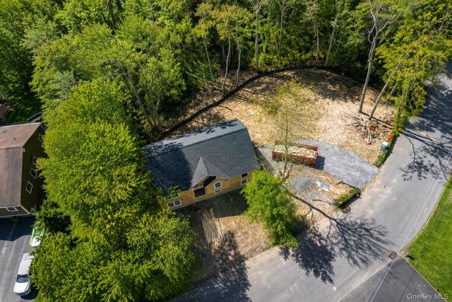 24 Deer Run Road, Poughkeepsie, NY 12603