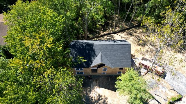 24 Deer Run Road, Poughkeepsie, NY 12603