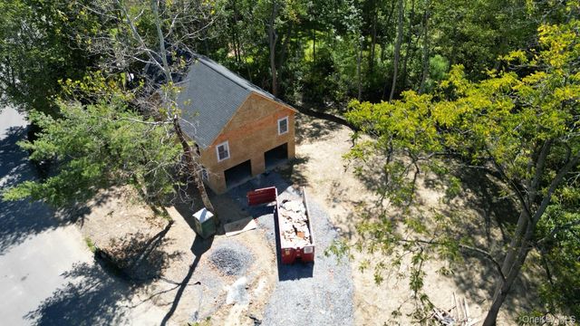 24 Deer Run Road, Poughkeepsie, NY 12603