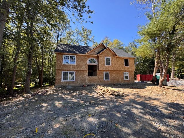 24 Deer Run Road, Poughkeepsie, NY 12603