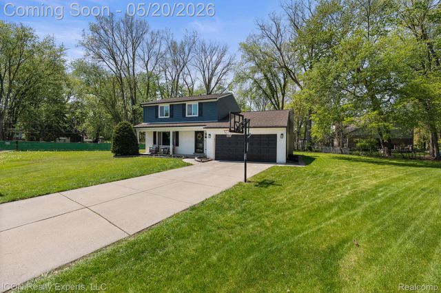 23516 Kim Drive, Clinton Charter Township, MI 48035