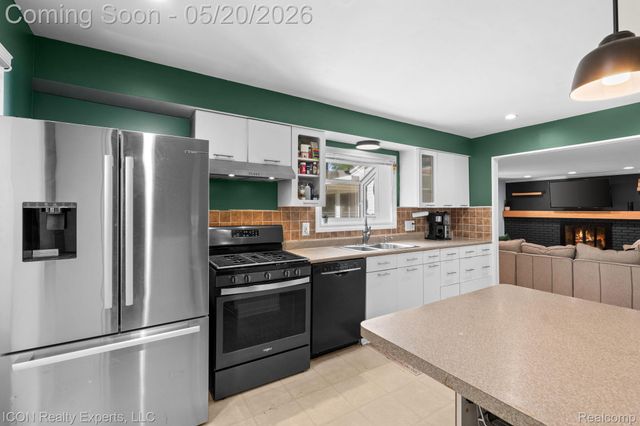 23516 Kim Drive, Clinton Charter Township, MI 48035