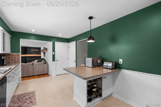 23516 Kim Drive, Clinton Charter Township, MI 48035