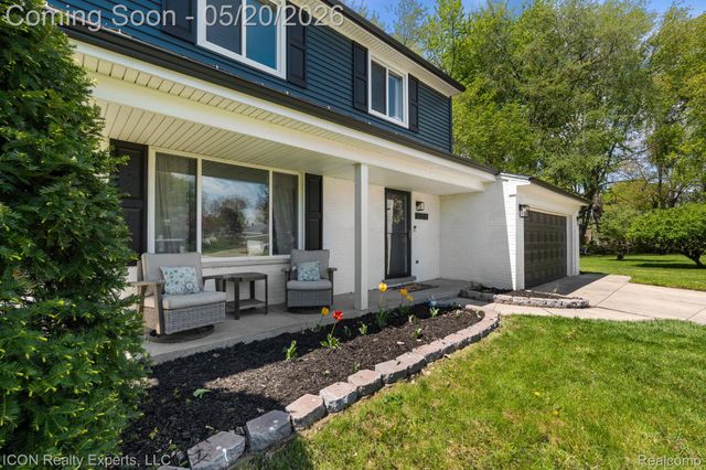 23516 Kim Drive, Clinton Charter Township, MI 48035