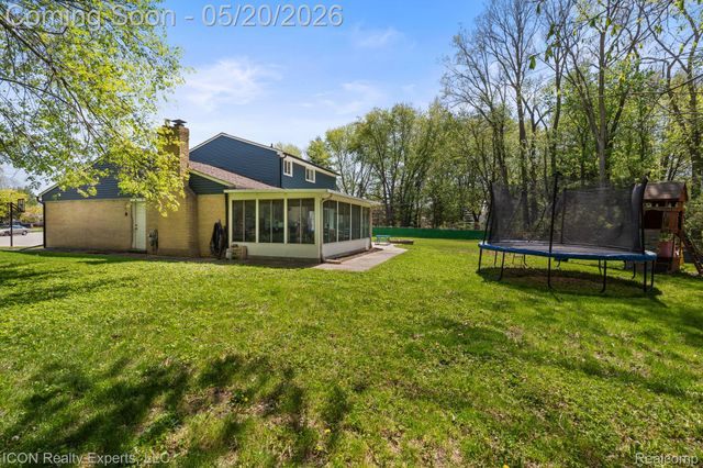 23516 Kim Drive, Clinton Charter Township, MI 48035