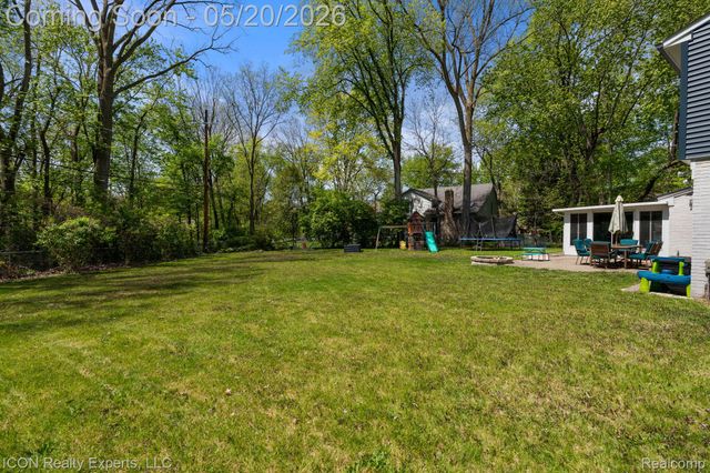 23516 Kim Drive, Clinton Charter Township, MI 48035