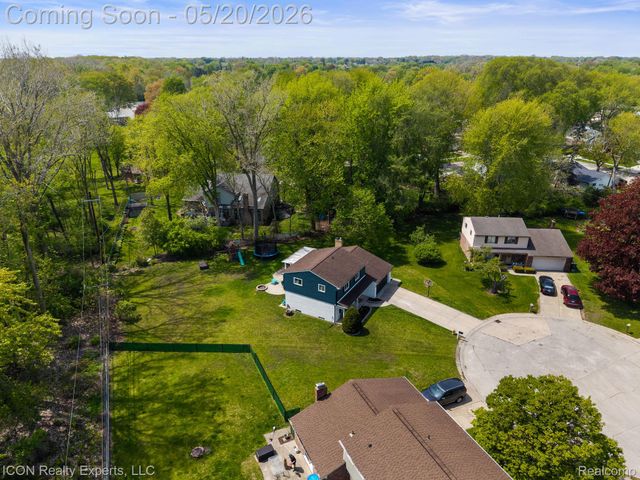 23516 Kim Drive, Clinton Charter Township, MI 48035