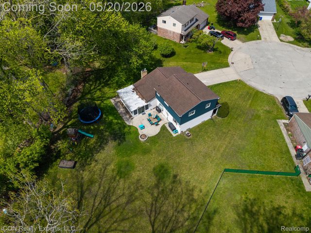 23516 Kim Drive, Clinton Charter Township, MI 48035