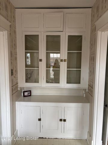 2080 Sherwood Ave, Louisville, KY 40205