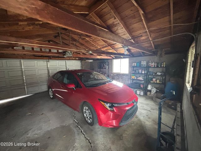 2080 Sherwood Ave, Louisville, KY 40205