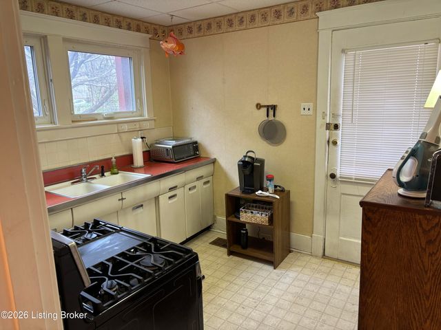 2080 Sherwood Ave, Louisville, KY 40205