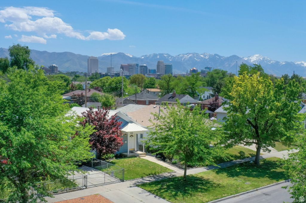 Image 27 of property listing at 526 N 800 W, Salt Lake City, UT 84116