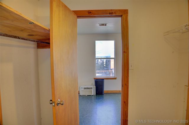 4140 W 8th Street, Tulsa, OK 74127