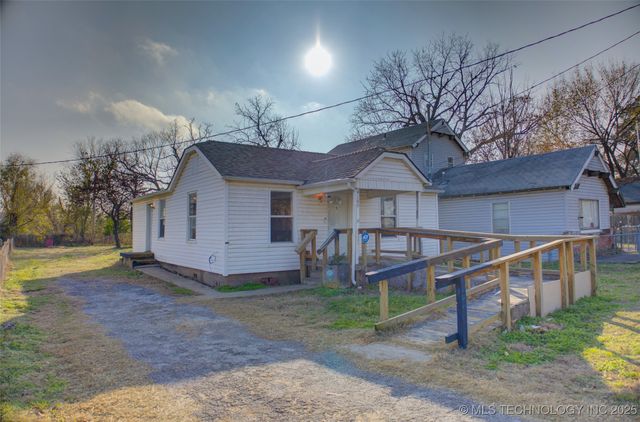 4140 W 8th Street, Tulsa, OK 74127