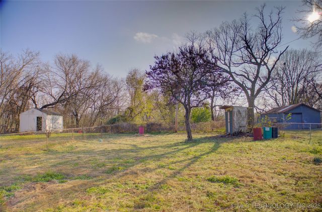 4140 W 8th Street, Tulsa, OK 74127