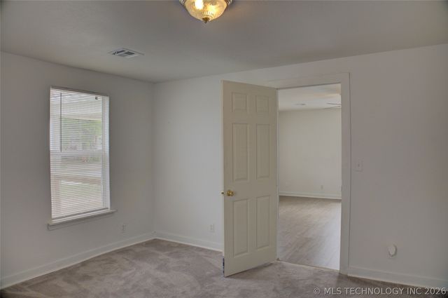 4140 W 8th Street, Tulsa, OK 74127