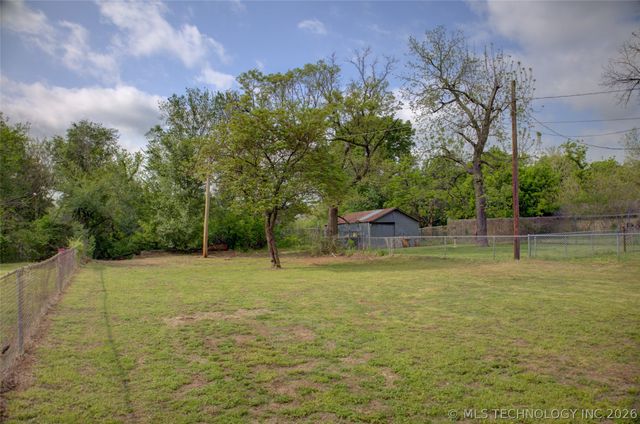 4140 W 8th Street, Tulsa, OK 74127