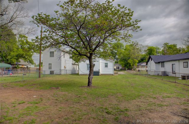 4140 W 8th Street, Tulsa, OK 74127